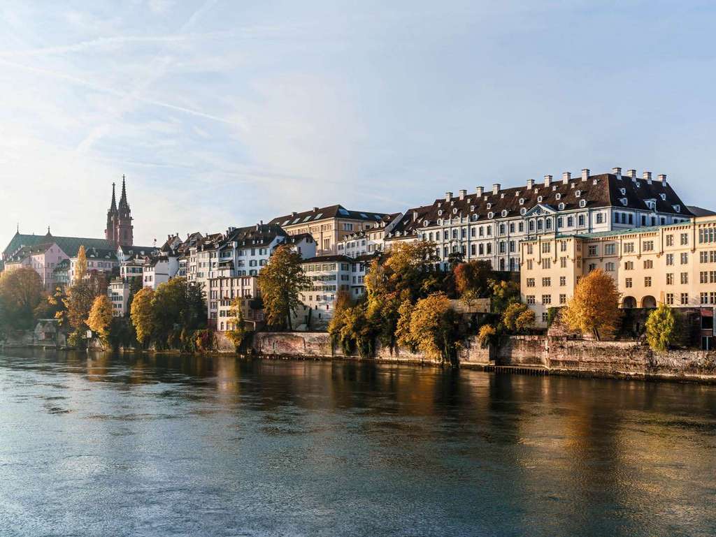 Der Rhein unter die Mittlere Brücke in Basel  
